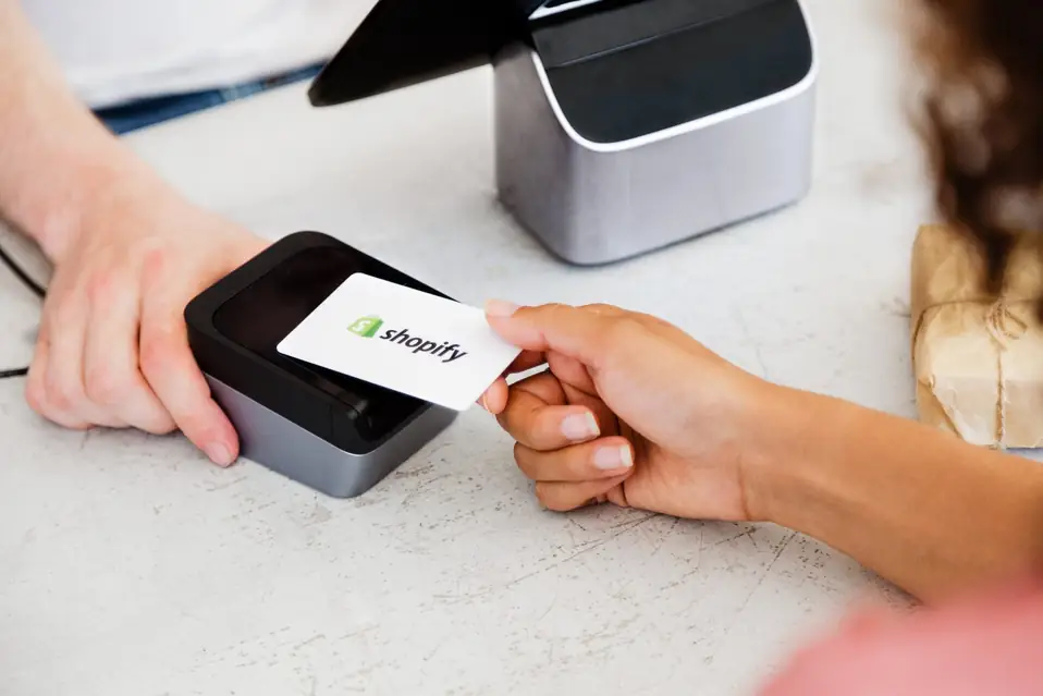 Operational costs of running a Shopify ecommerce store